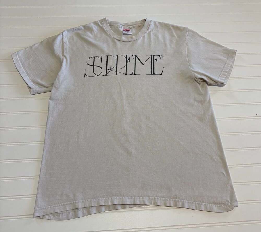 Supreme Size M Graphic Logo T-Shirt